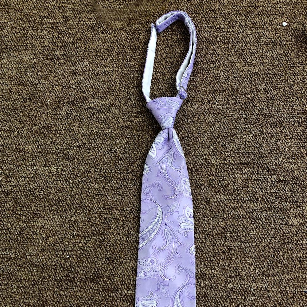 Men's Lilac Paisley Tie